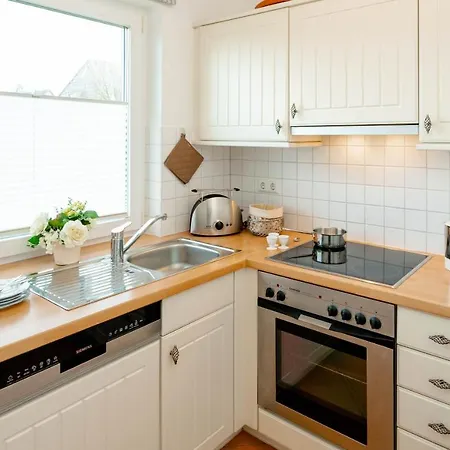 Haushaelfte Stranddiestel بيت للعطل