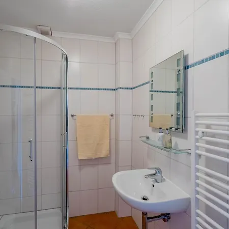 Haushaelfte Stranddiestel